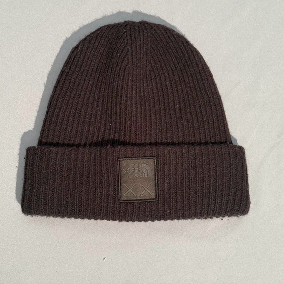 The North Face Dark Brown Beanie - Picture 1 of 3
